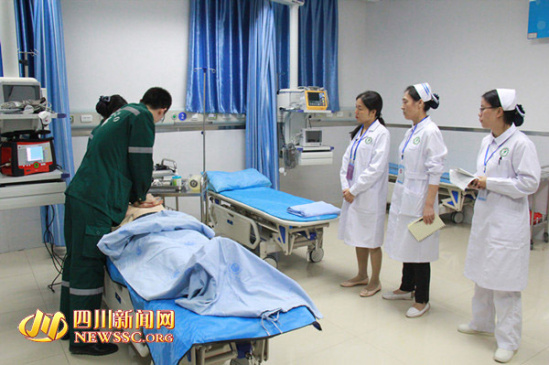 广安区人民医院接受省卫计委二甲综合医院评