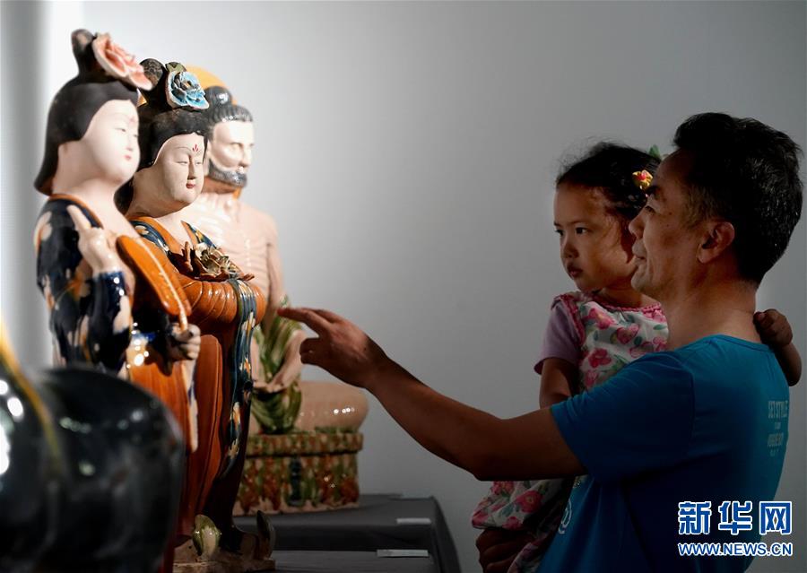 （文化）（3）“洛阳三彩艺术作品巡展”首展在河南博物院开展