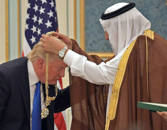 特朗普外访首秀 与沙特签1100亿美元军售大单