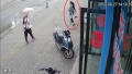 锦州一女子驾驶电动车撞人逃逸　交警公告寻人