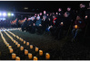 南京：2000盏烛光寄托哀思祈愿和平